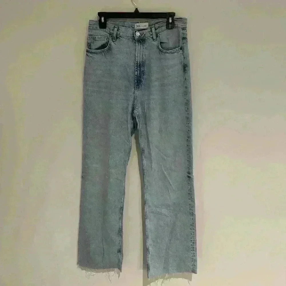 Zara Light Blue Wash Jean Size US 8 Like New
